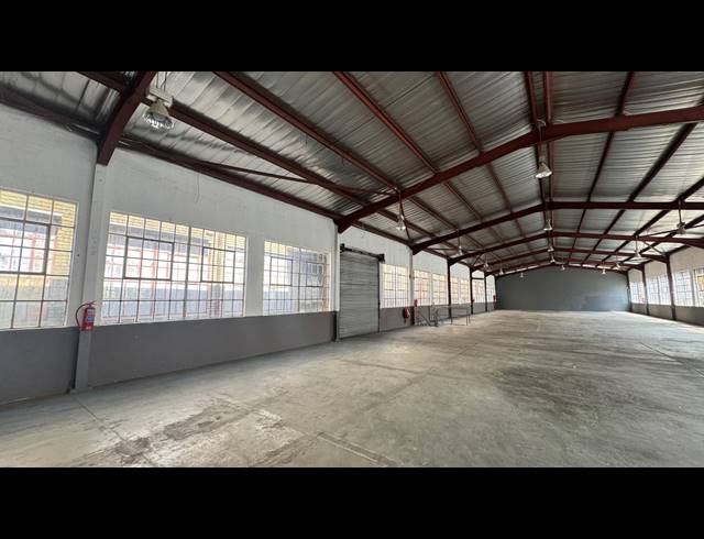 3,720M² WAREHOUSE TO LET IN WYNBERG
